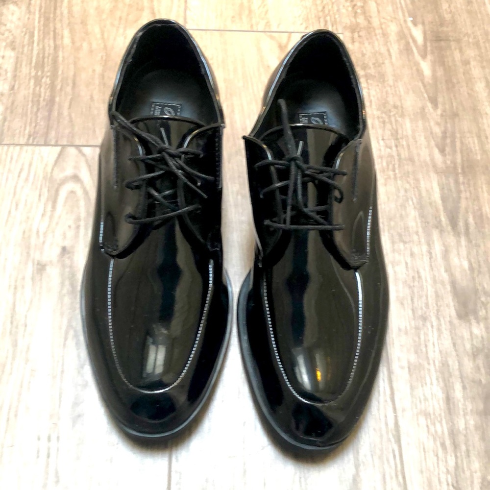 Tuxedo shoes